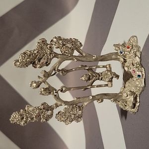 Garden fairy swinging knick knack